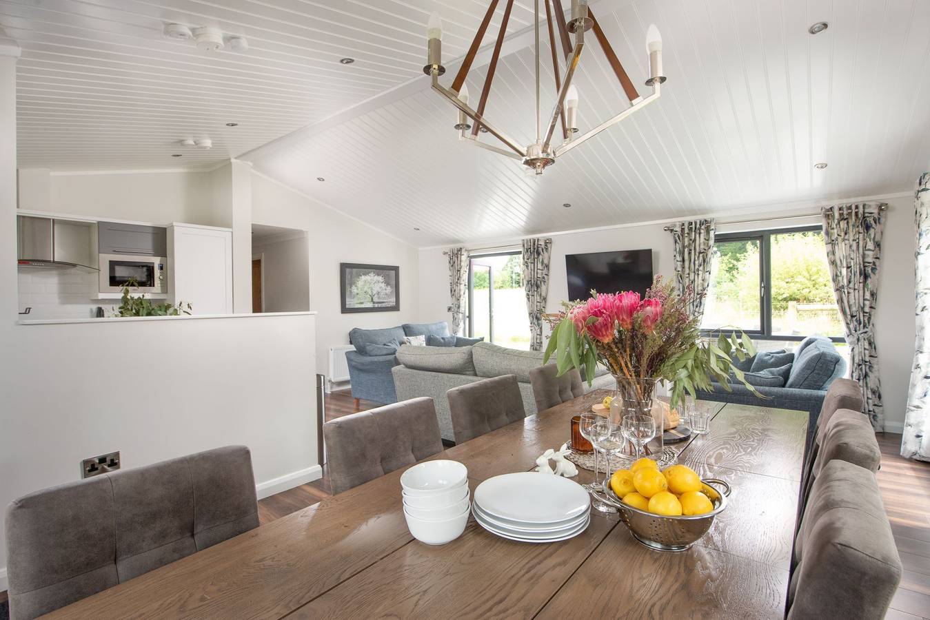 Blossom Lodge, 1 Roadford Lake Lodges in Broadwoodwidger, Devon
