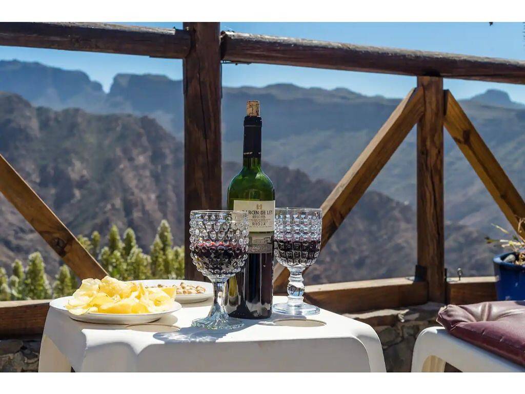 Casa vacacional " Casa Rural Cueva del Silencio" con vistas a la montaña, terraza y Wi-Fi in Artenara (municipality), Gran Canaria Oeste