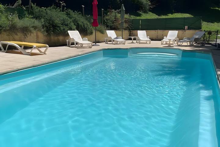 Location de vacances pour 8 personnes, avec sauna ainsi que jacuzzi et jardin, adapté aux familles dans vallée d'Aspe - 4
