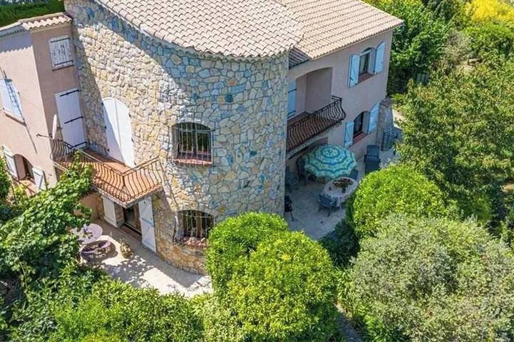 Appartement de vacances pour 8 personnes, avec jardin et terrasse, animaux acceptés