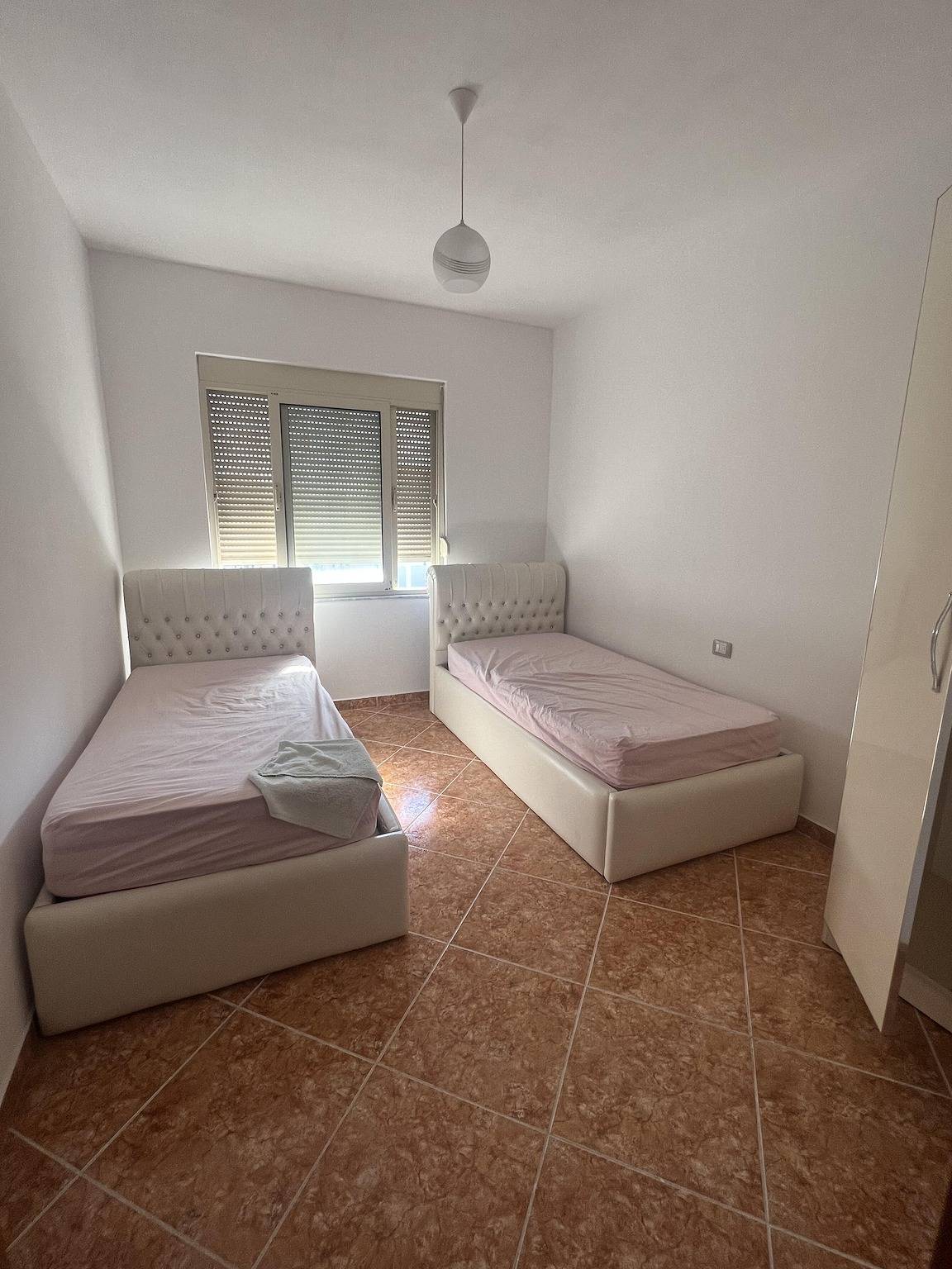 Hel semesterlägenhet, Inviting 2-Bed Apartment in Durrës in Durrës, Albanien