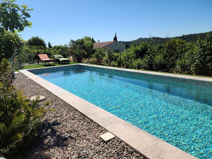 Location de vacances pour 2 personnes, avec vue ainsi que piscine et jardin à Saint-Laurent-la-Vernède - 4
