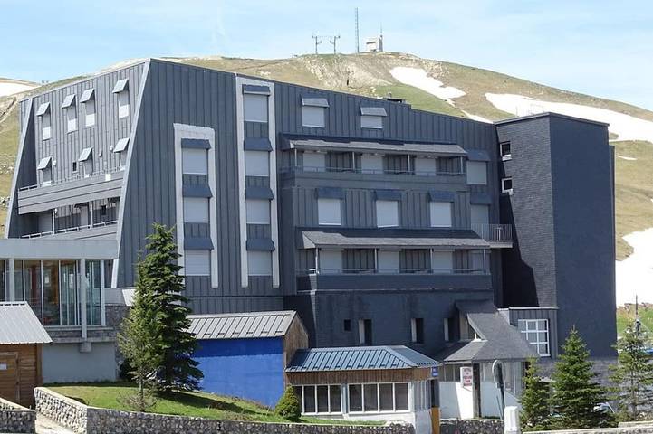 Appartement entier, Studio chaleureux 4 pers, La Pierre St Martin - parking gratuit, casier à skis, proche pistes in La Pierre Saint-Martin, Arette