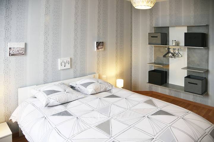 Appartement entier, Les pieds dans l 'eau la tête dans les nuages(150métres des Thermes) in Luxeuil-les-Bains, Haute-Saône