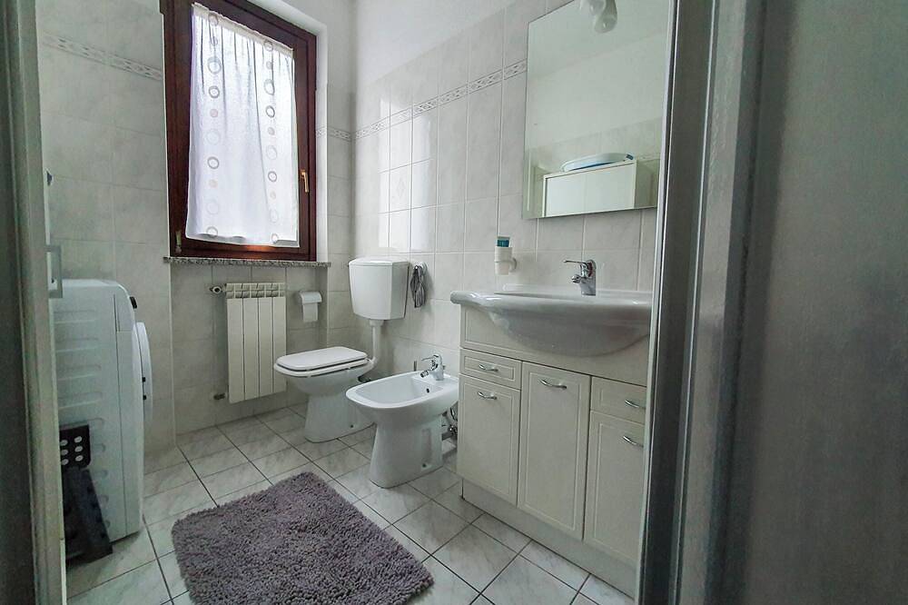 Ganze Wohnung, Residenza La Rocca: Vista Caldé by Lago Reisen in Castello Valtravaglia, Castelveccana