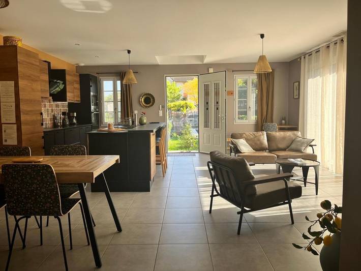 Location de vacances pour 5 personnes, avec piscine ainsi que jardin et jacuzzi à Chatuzange-le-Goubet - 3