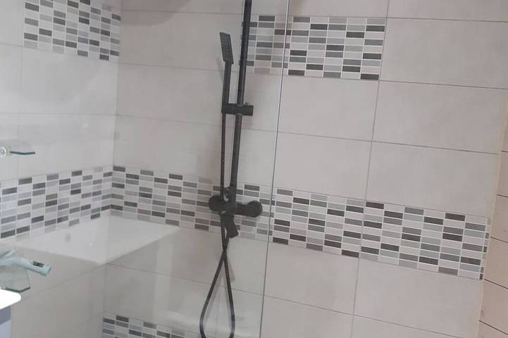 Location de vacances pour 5 personnes, avec terrasse ainsi que piscine et jardin, animaux acceptés à Charritte-de-Bas - 4