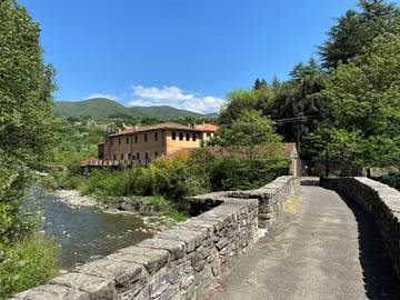 Gîte pour 4 personnes, avec jardin et vue, animaux acceptés à Pontremoli