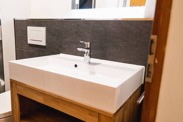 Ganze Wohnung, Wunderstay Alpine 403 Centric Studio Balcony & View in Davos Platz 1, Davos
