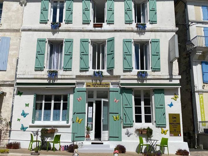 Gîte pour 2 personnes, avec vue et terrasse à Verteillac