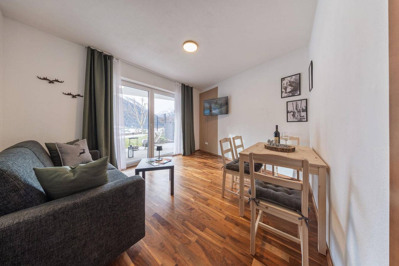 Ganze Ferienwohnung, Apartment Alpenweiss in Stubaier Alpen, Telfes im Stubai
