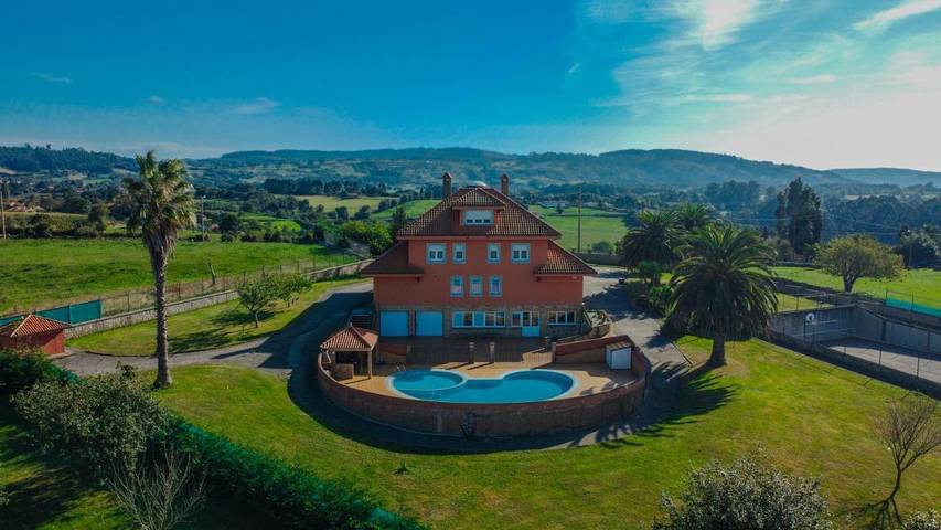 Chalet para 14 personas, con piscina y vistas además de jardín y piscina para niños en Asturias - 2