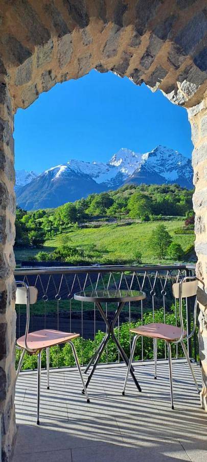 Location de vacances pour 5 personnes, avec vue et jardin à Aoste