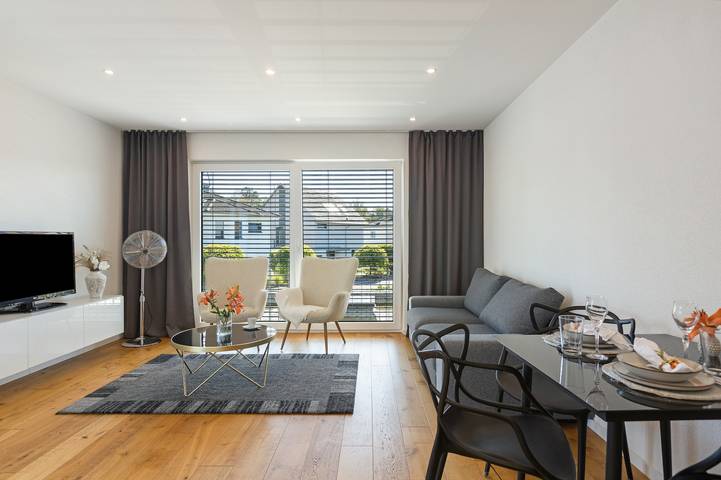 Ganze Wohnung, Ella's Lounge – Moderne Ferienwohnung mit Terrasse und WLAN am Waldrand in Singen, Hegau