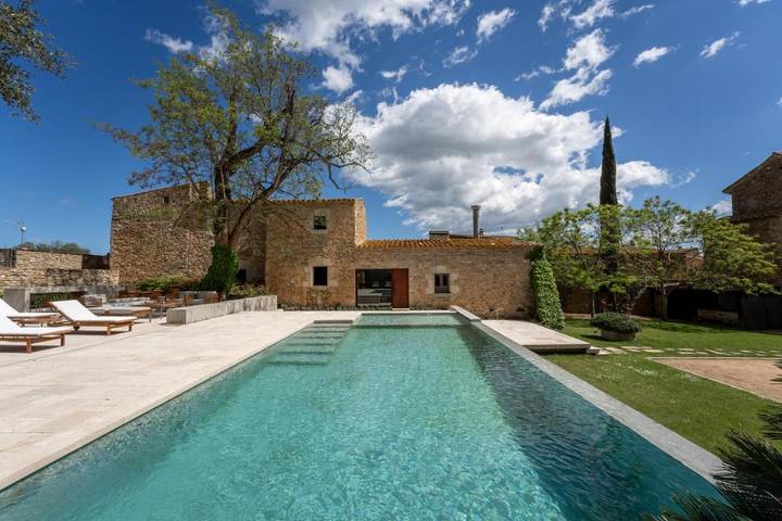 Ferienhaus für 8 Personen, mit Terrasse und Garten sowie Pool in Peratallada
