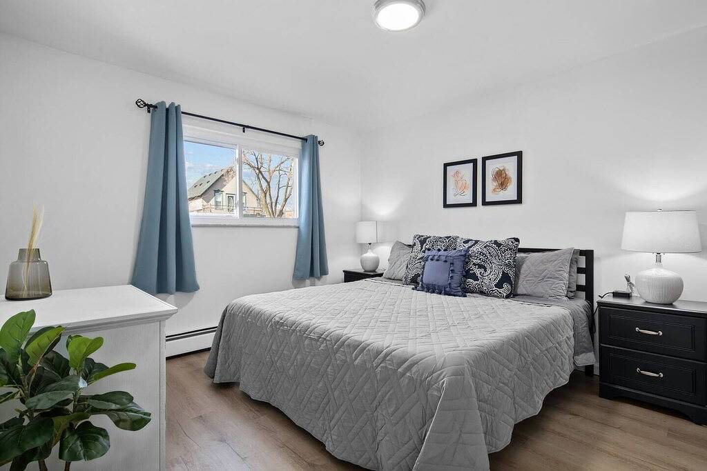 Ganze Wohnung, Bright & Spacious 2 Bedroom | Quiet | Safe | Clean in Mount Clemens, Lake St. Clair