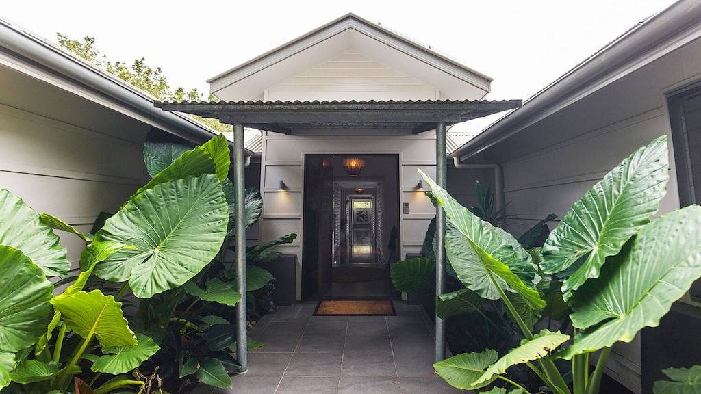 Das ultimative Noosa Beach House - Pool, 5 Schlafzimmer, Privatsphäre und ruhige Lage. in Noosa Heads, Noosa