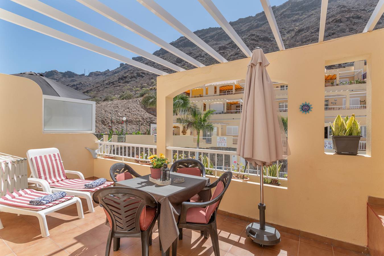 Appartamento intero, Vacanza 'Los Mangueros Beach 6 - Mogán' con Vista Montagna, Wi-Fi e Aria Condizionata in Puerto de Mogan, Mogán