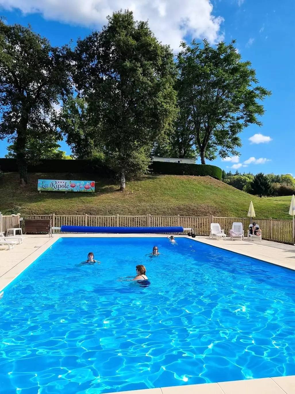 Mobil-home Eco Nature – 2 chambres – sanitaires communs 4 personnes in Abjat-sur-Bandiat, Parc naturel régional Périgord-Limousin