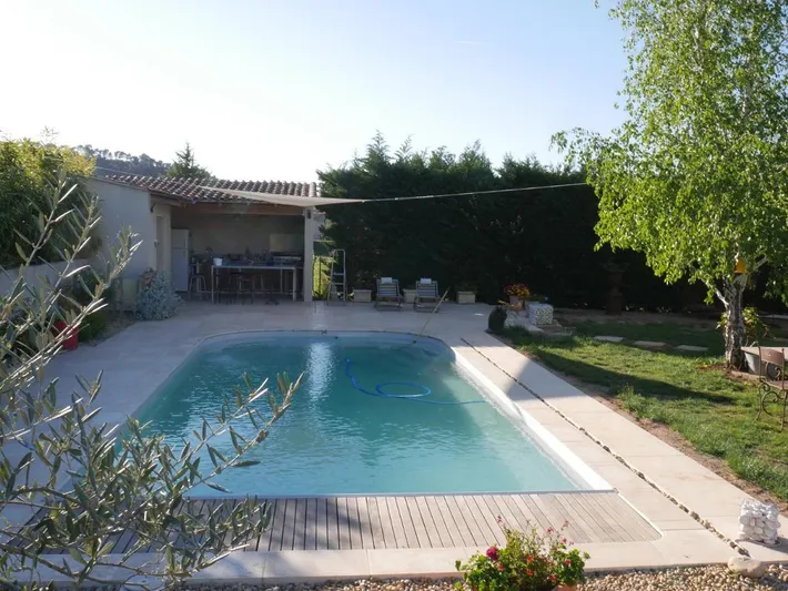 Chalet para 7 personas, con vistas además de jardín y piscina - 1