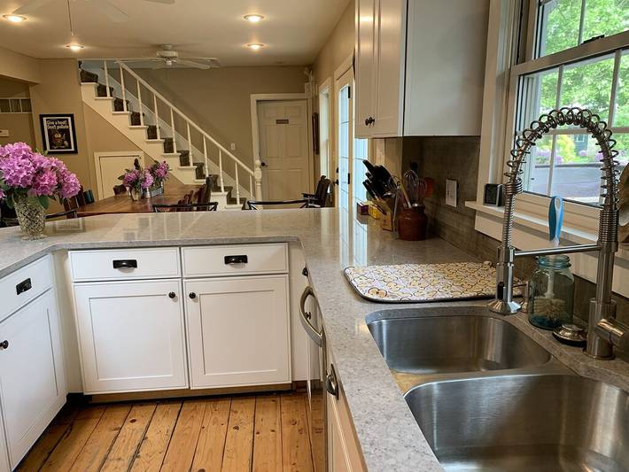 Vacation rental for 24 people, with hot tub and yard in Union Pier