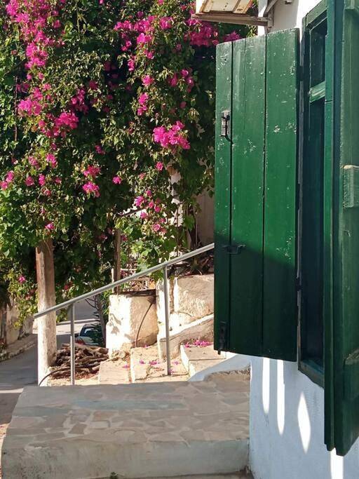 Location de vacances pour 2 personnes, avec terrasse dans Myrtos - 2