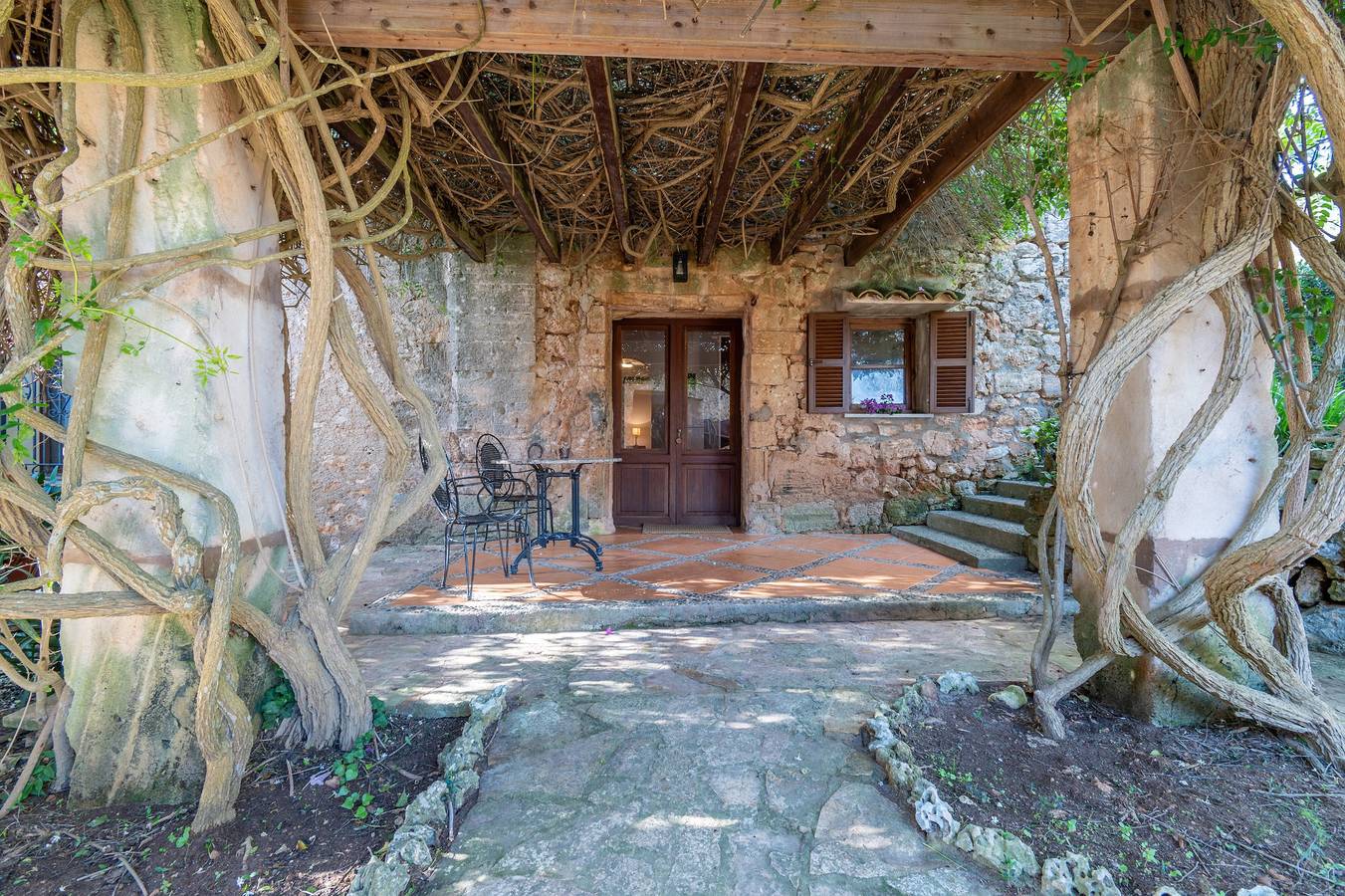 Casa rural 'Ses Estaques' con vistas a la montaña, piscina compartida y Wi-Fi in Manacor, Mallorca Este