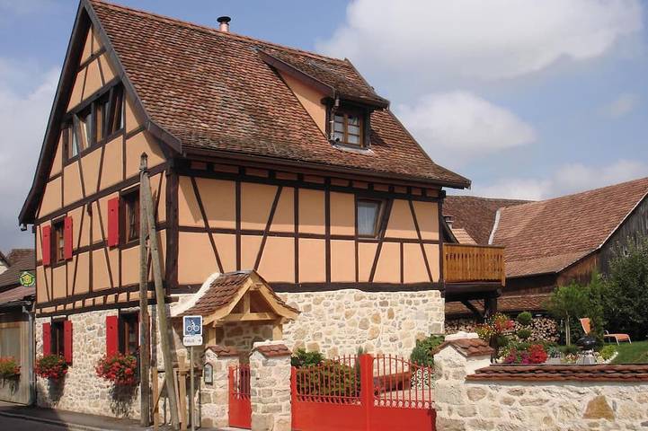 Gîte pour 8 personnes, avec jardin à Oltingue