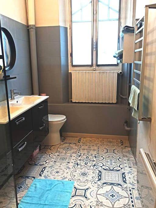 Appartement entier, Standard Apartment in Provins, Seine-et-Marne