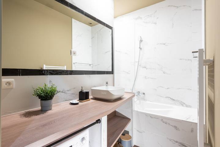 Apartamento entero, Le Sherwood - Magnifique T3 avec bureau in Villeurbanne, Lyon region