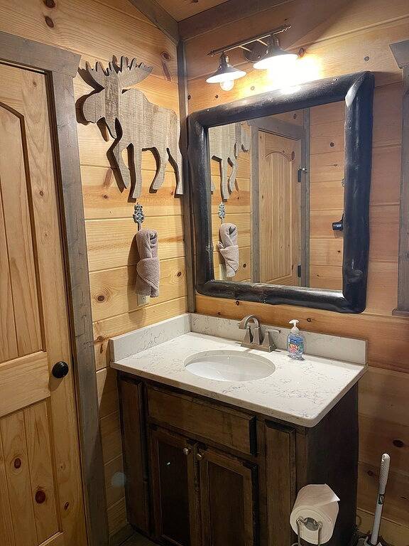 Stonewood Luxury 2 Master Br Cabin - Family Fun Great Memories Perfect Location! in Broken Bow, Broken Bow Lake