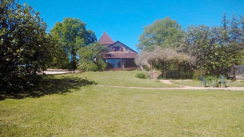 Location de vacances pour 4 personnes, avec jardin ainsi que vue et piscine à Sainte-Alvère - 4
