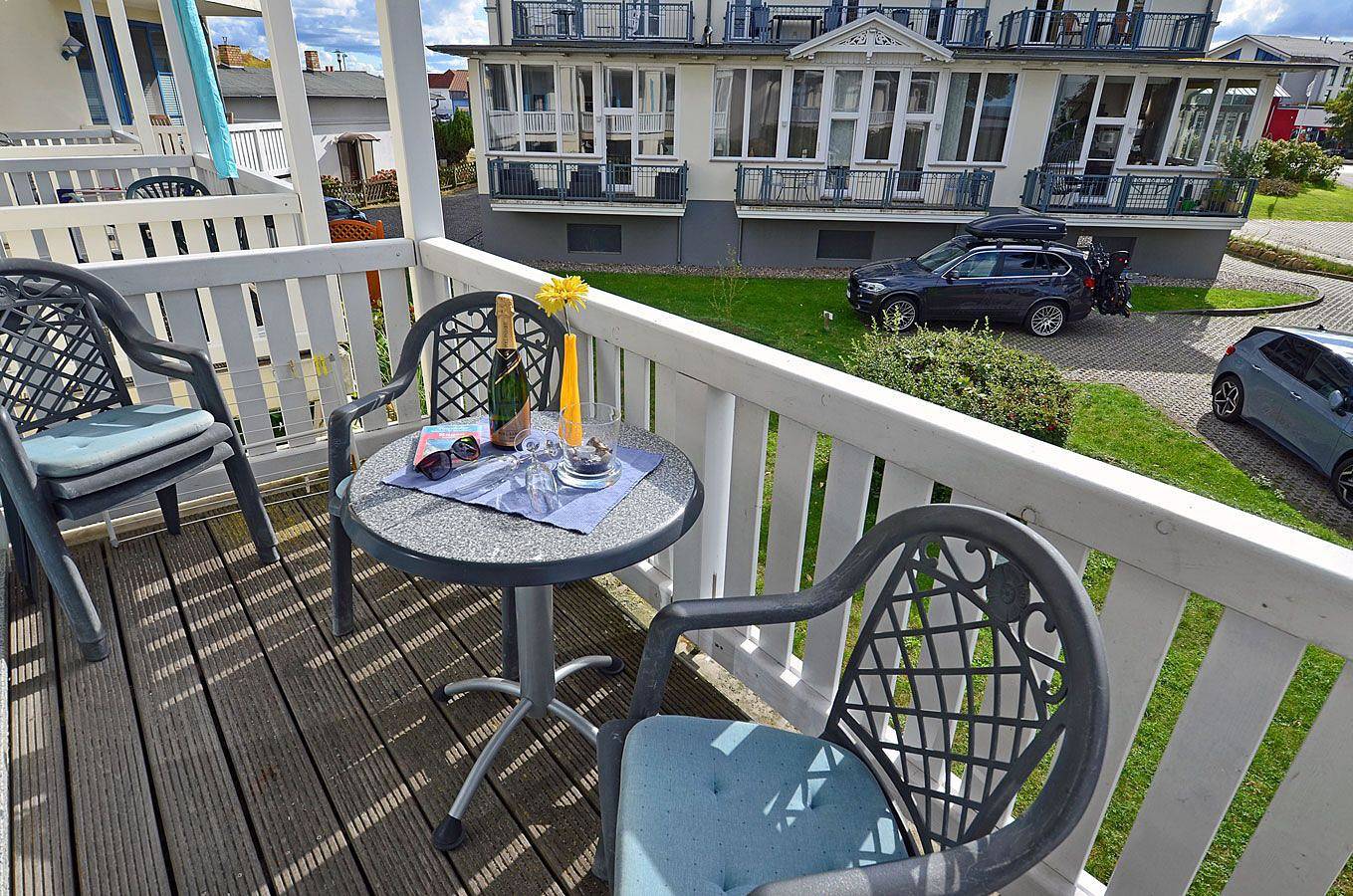 Apartamento entero, Nur 50m zum Ostseesandstrand, Wlan, Waschmaschine, bis 4 Personen mit Balkon in Hauptstrand Glowe, Glowe