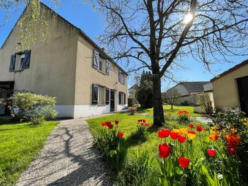Gîte pour 6 personnes, avec jardin et vue, animaux acceptés à Athis