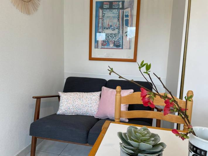 Appartement de vacances pour 4 personnes, avec terrasse ainsi que piscine et jacuzzi, animaux acceptés