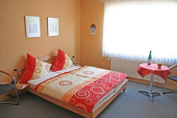 Ganze Ferienwohnung, Doppelzimmer Dusche/Wc in Briedel, Traben-Trarbach und Umbegung