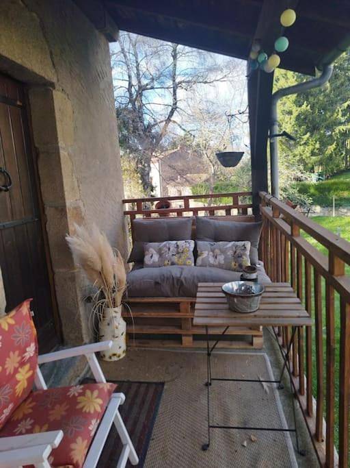 Three-Bedroom House in Le Vernet-Chaméane, Région de Besse-et-Saint-Anastaise