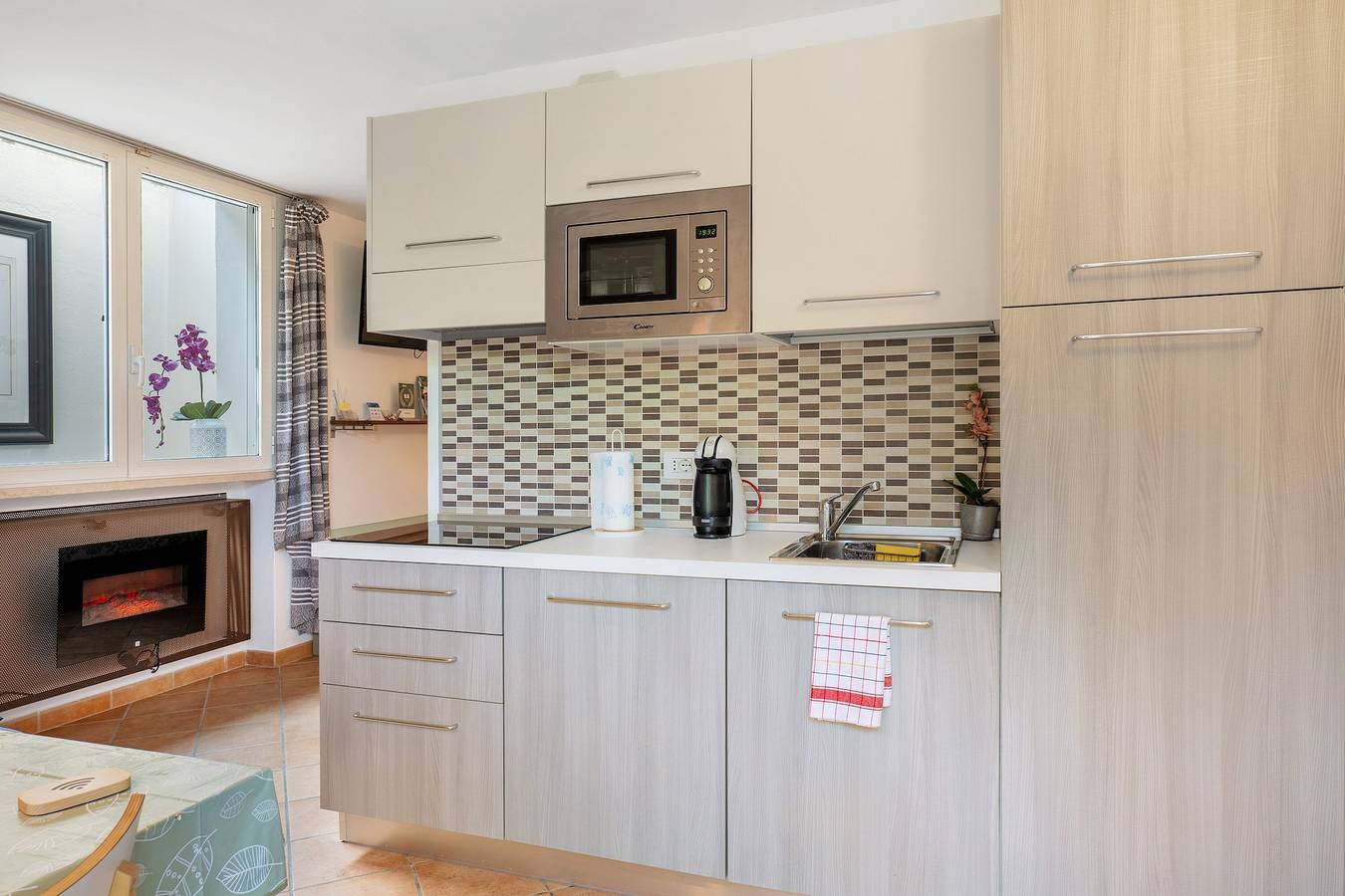 Appartement 'Villa Benaco' met gedeeld zwembad, terras en tuin, foto 9