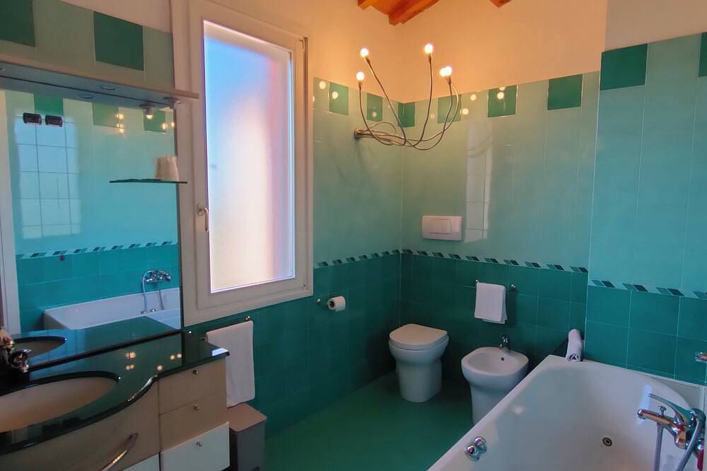 Entire apartment, Sunrise With A View - Private Apartment in Faenza, Ravenna Province