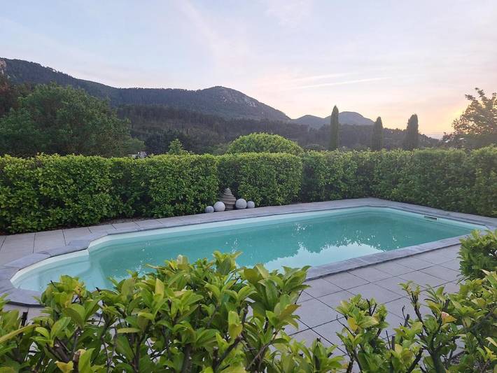 Location de vacances pour 8 personnes, avec vue ainsi que piscine et jardin, adapté aux familles à Arques (Aude) - 2