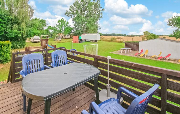 Ganze Ferienwohnung, Rückzugsort am Strand mit Garten, Terrasse und Parkplatz in Walow, Mecklenburgische Seenplatte