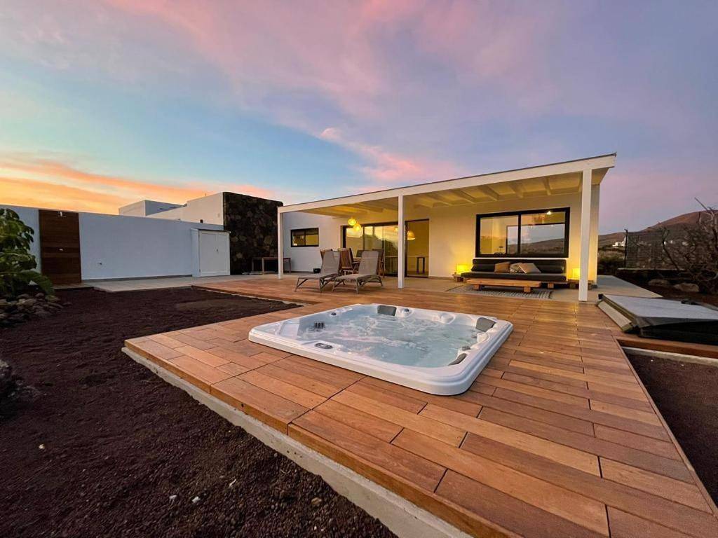 North Shore Villas Lajares, Manalari, Private Jacuzzi in Lajares, La Oliva