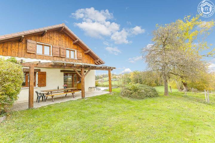 Gîte pour 6 personnes, avec Terrasse dans Mognard