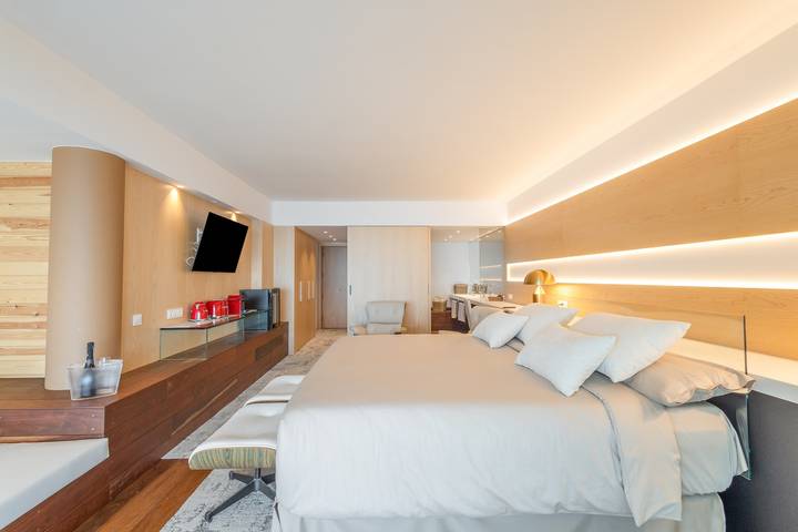 Ganze Wohnung, Sitges Suites – Premium-Apartment mit privatem Jacuzzi und Meerblick in Sitges, Garraf