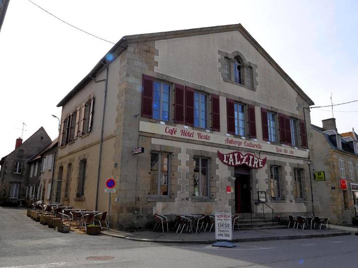Hôtel pour 2 personnes, avec jardin et terrasse à Jarnages