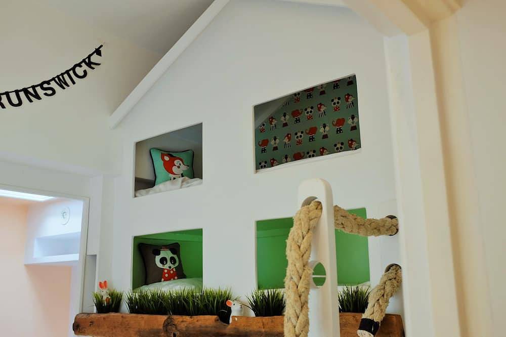 Exquisite Hove Seaside Family Accommodation in Hove, Brighton