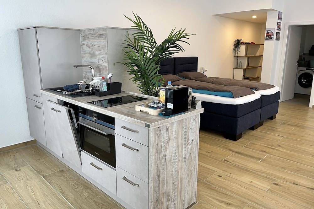 Ganze Wohnung, Apartment 2 Einzelbetten(90cm)+Schlafcouch (180cm) in Forchheim (Baden-Württemberg), Rheinstetten