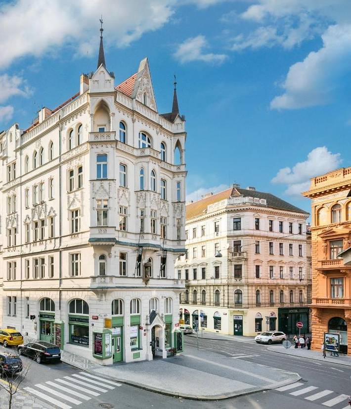 Apartahotel para 4 personas, con jacuzzi y sauna en Praga