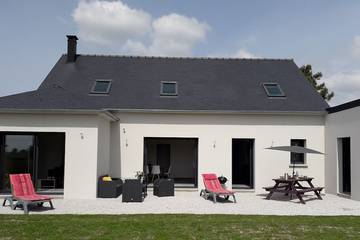 Gîte pour 5 personnes, avec jardin et terrasse à Genêts
