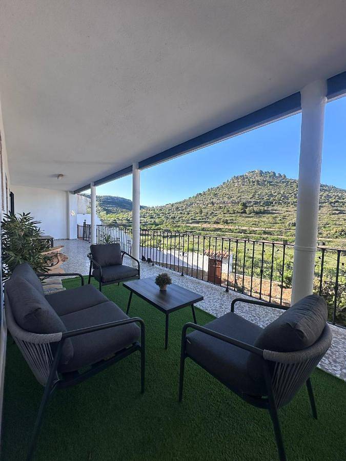 Casa rural para 10 personas, con Balcón y Terraza además de Jardín y Vistas en Jarafuel - 2